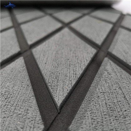 Talne obloge v notranjosti čolna